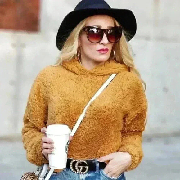 CASUAL DOLLS Ultra Soft Faux Fur Hoodie Top - Picture 3 of 9